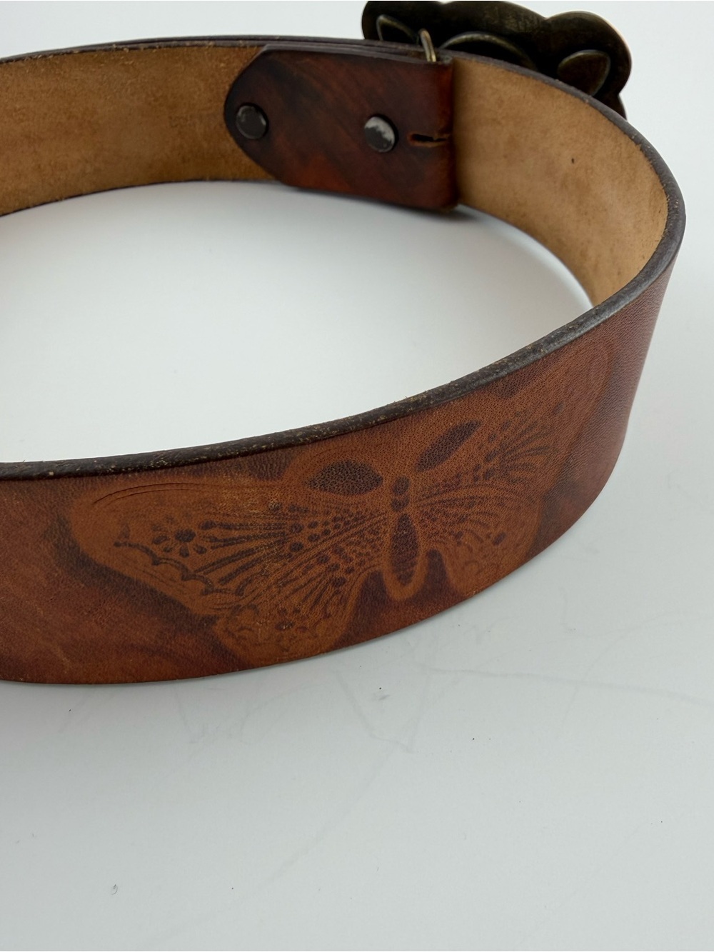 SOLD Hand Stained Latitan Leather Butterfly Belt with Red Stone Buckle Size 32 - Picture 4 of 8